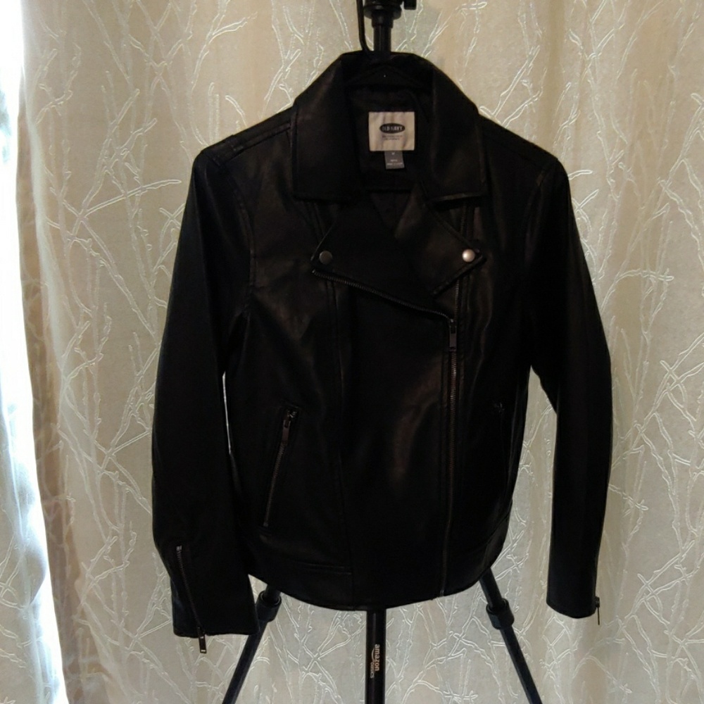 Black fake leather jacket!